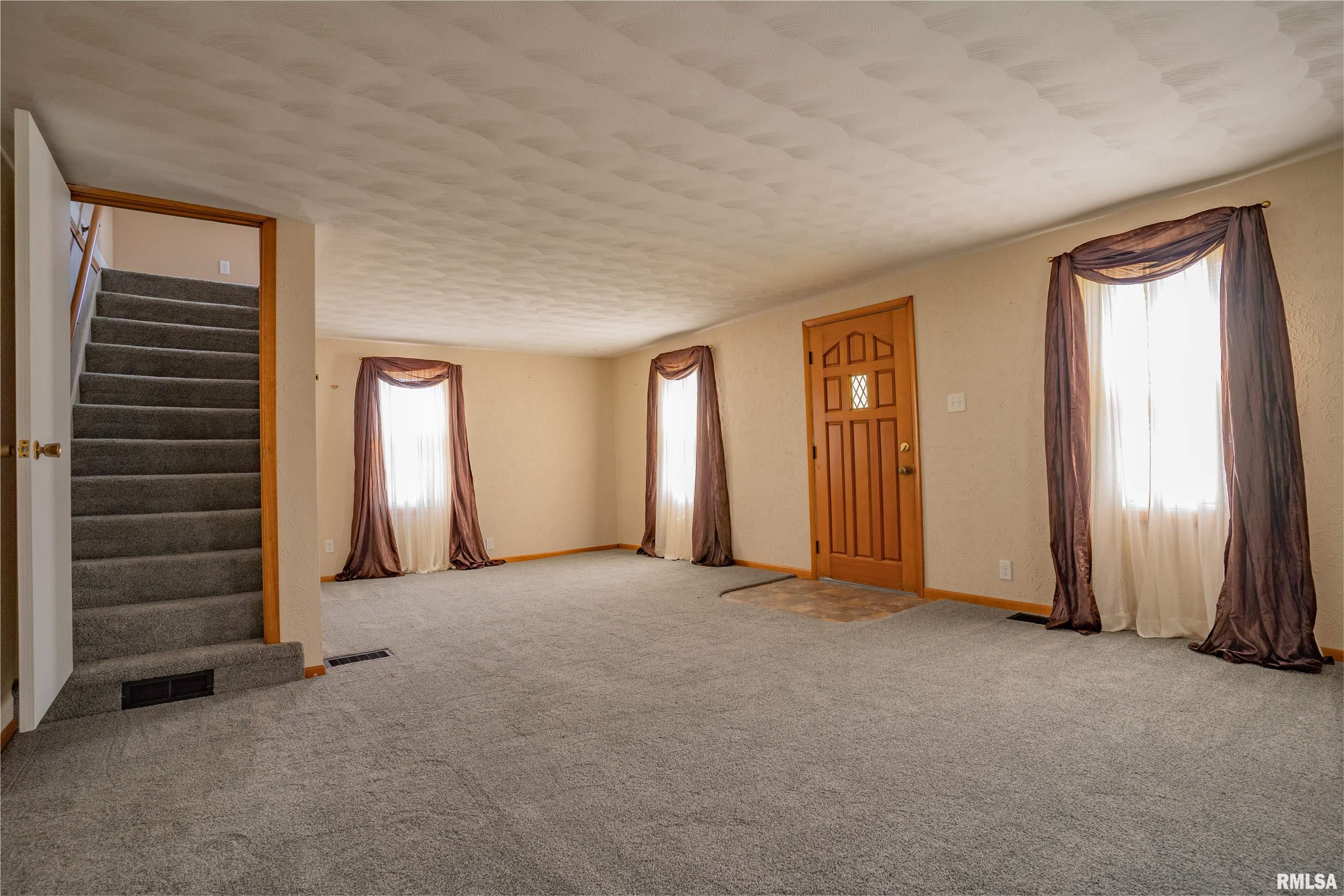 7904 Mcclellan Road Elmwood, IL 61529 - Photo 5 of 27 Gallery Image 5