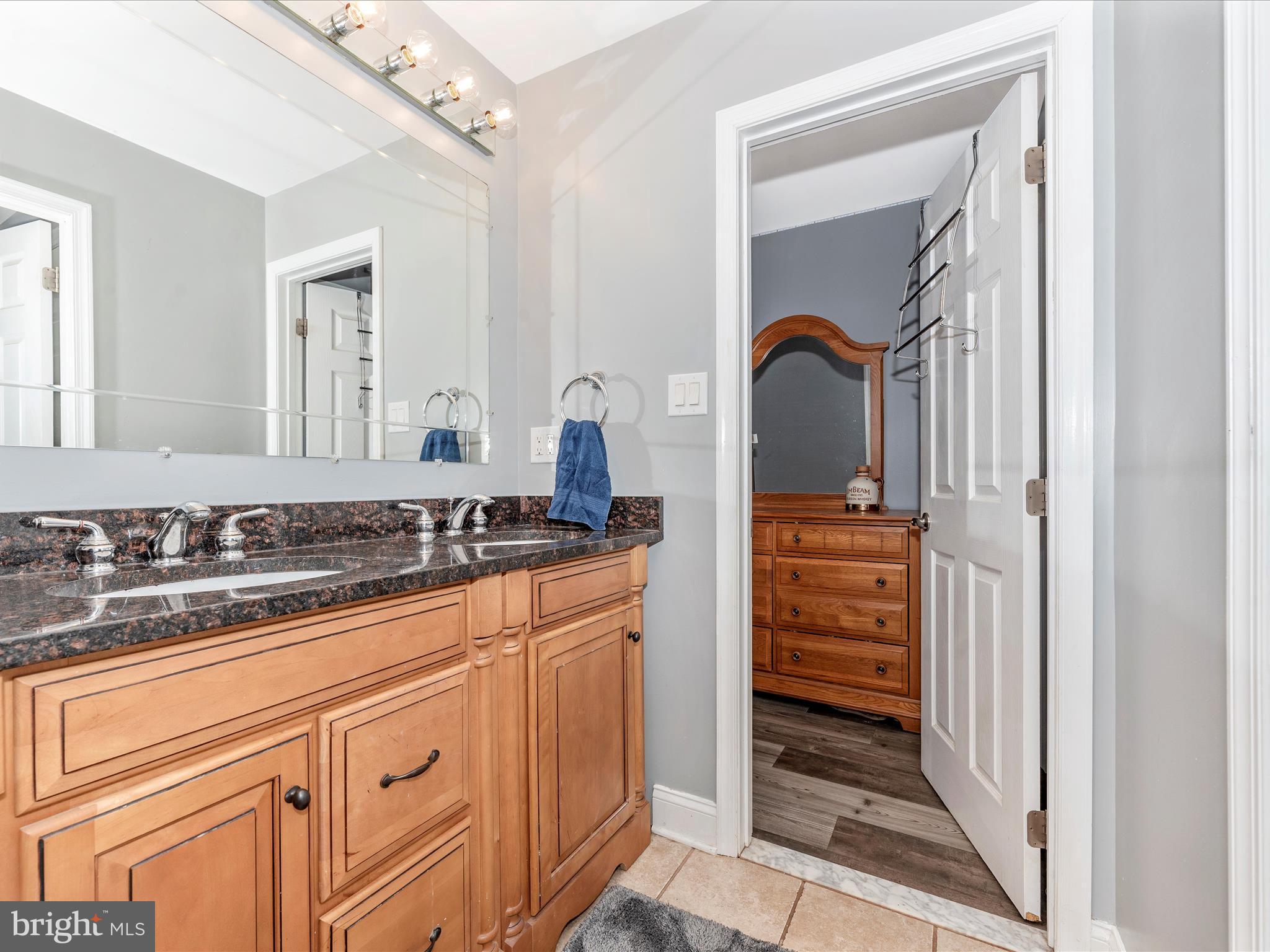 2987 Traceys Mill Road Manchester, MD 21102 - Photo 26 of 57 Jack & Jill Bath