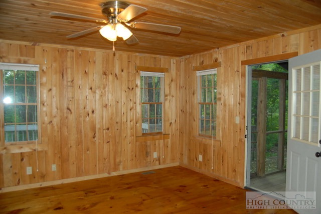 1694 Homestead Road Todd, NC 28684 - Photo 3 of 16 Gallery Image 3