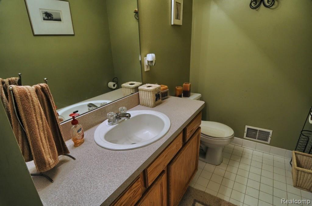 28320 Katie Road New Baltimore, MI 48047 - Photo 26 of 27 Half_Bath.jpg