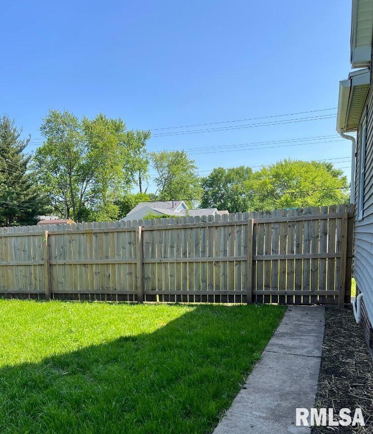 2829 East Sangamon Avenue Springfield, IL 62702 - Photo 8 of 39 Gallery Image 8