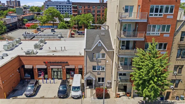 $1,299,000 | 2011 Colonial Avenue | Pelham Bay