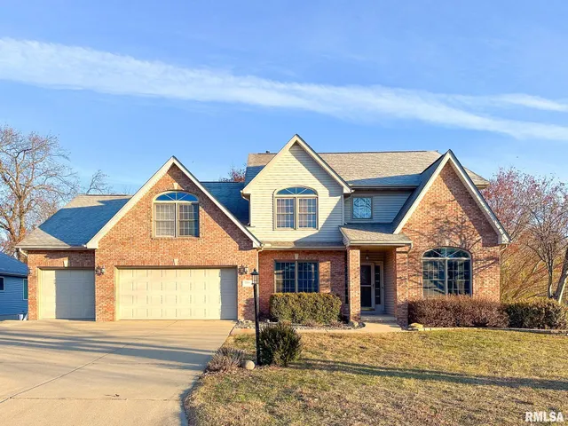 $434,900 | 108 Village Drive, Washington, IL 61571