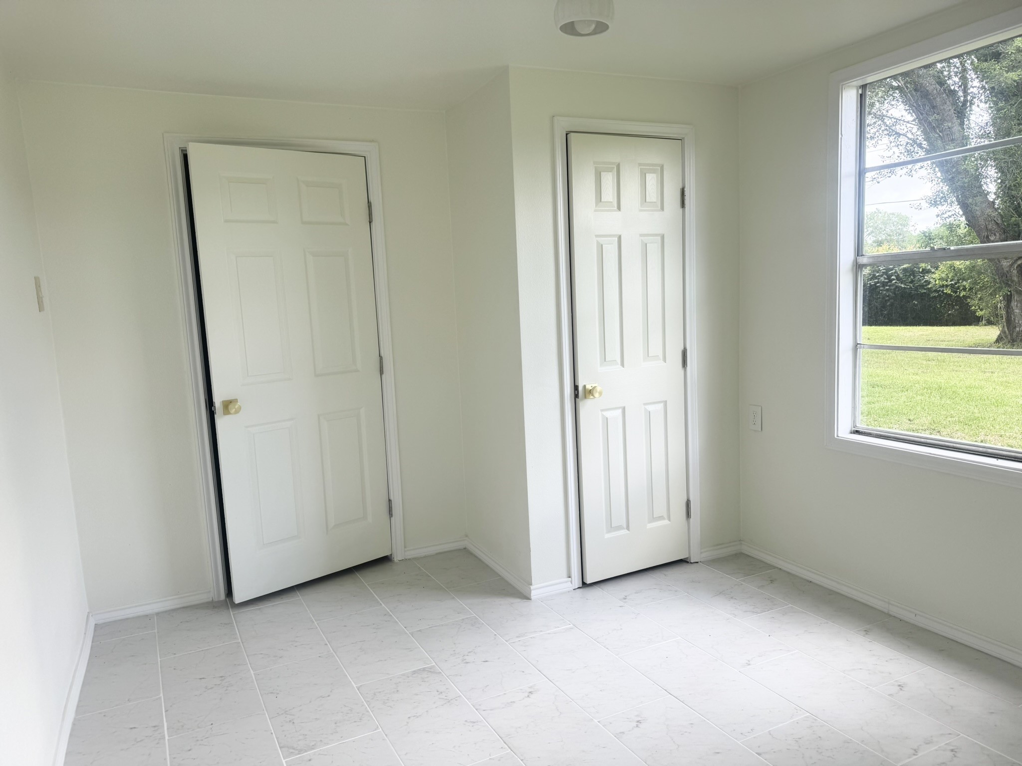 788 Riverside Drive Palacios, TX 77465 - Photo 33 of 46 Bedroom 3 downstairs