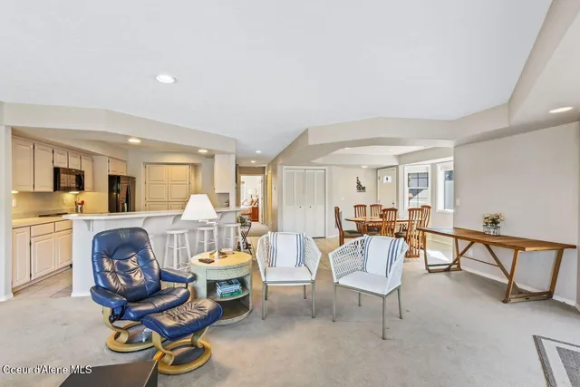 $639,000 | 21709 North Viewpoint Drive, Unit 10, Rathdrum, ID 83858