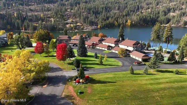 $639,000 | 21709 North Viewpoint Drive, Unit 10, Rathdrum, ID 83858