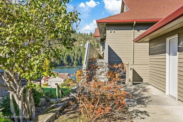 $639,000 | 21709 North Viewpoint Drive, Unit 10, Rathdrum, ID 83858