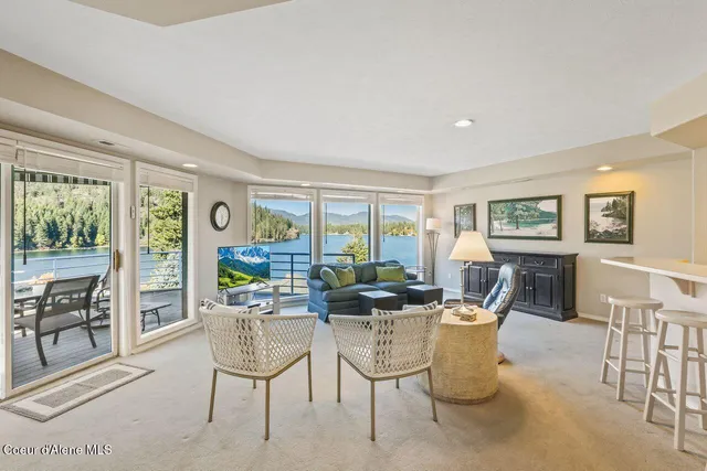 $639,000 | 21709 North Viewpoint Drive, Unit 10, Rathdrum, ID 83858