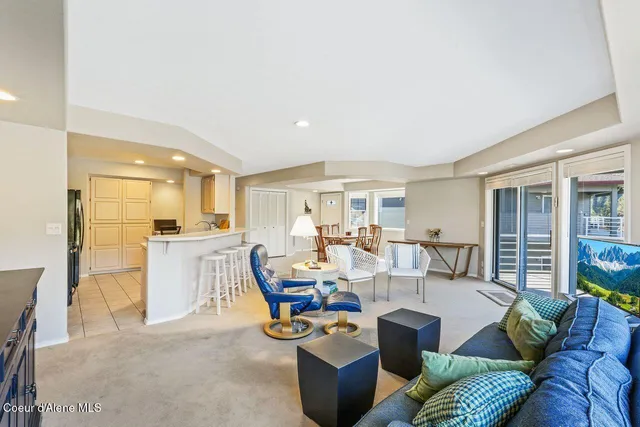 $639,000 | 21709 North Viewpoint Drive, Unit 10, Rathdrum, ID 83858