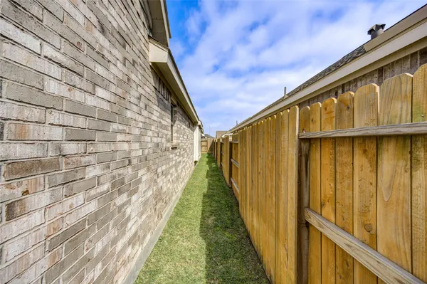 $340,000 | 224 Catalina Cove Drive, Katy, TX 77493