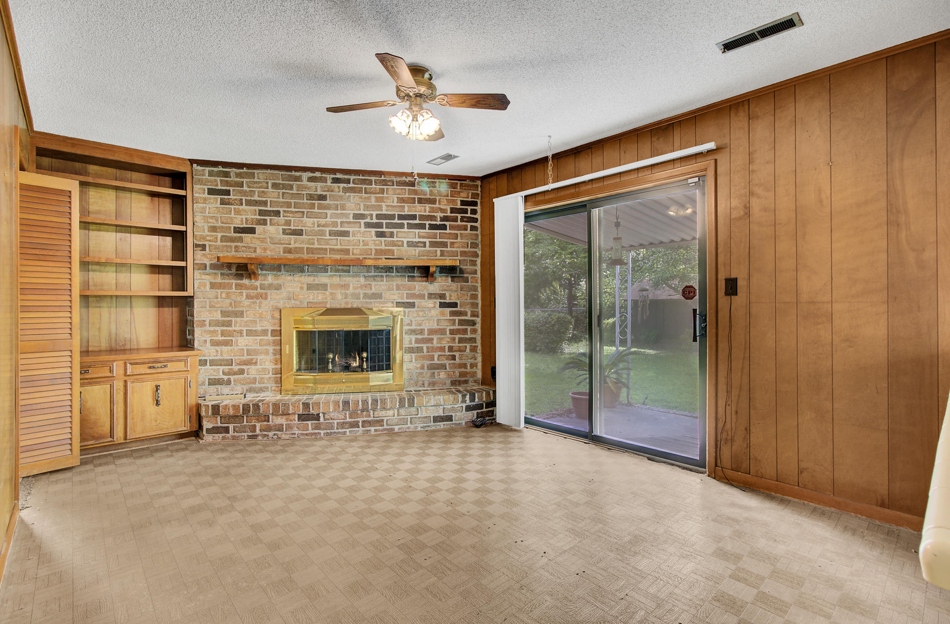 6037 Rembert Drive Hanahan, SC 29410 - Photo 15 of 43 (15)