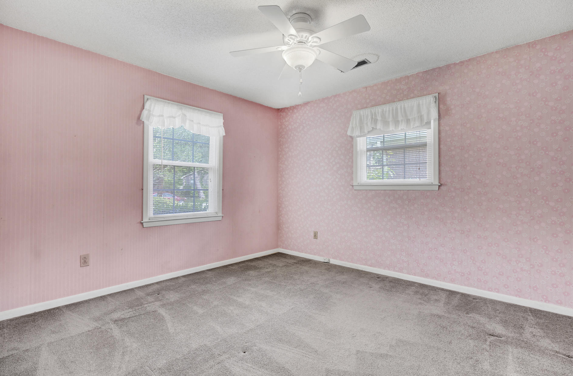 6037 Rembert Drive Hanahan, SC 29410 - Photo 23 of 43 (23)