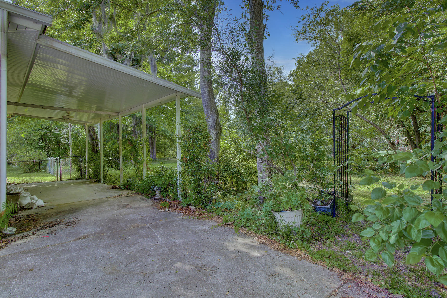 6037 Rembert Drive Hanahan, SC 29410 - Photo 4 of 43 (4)