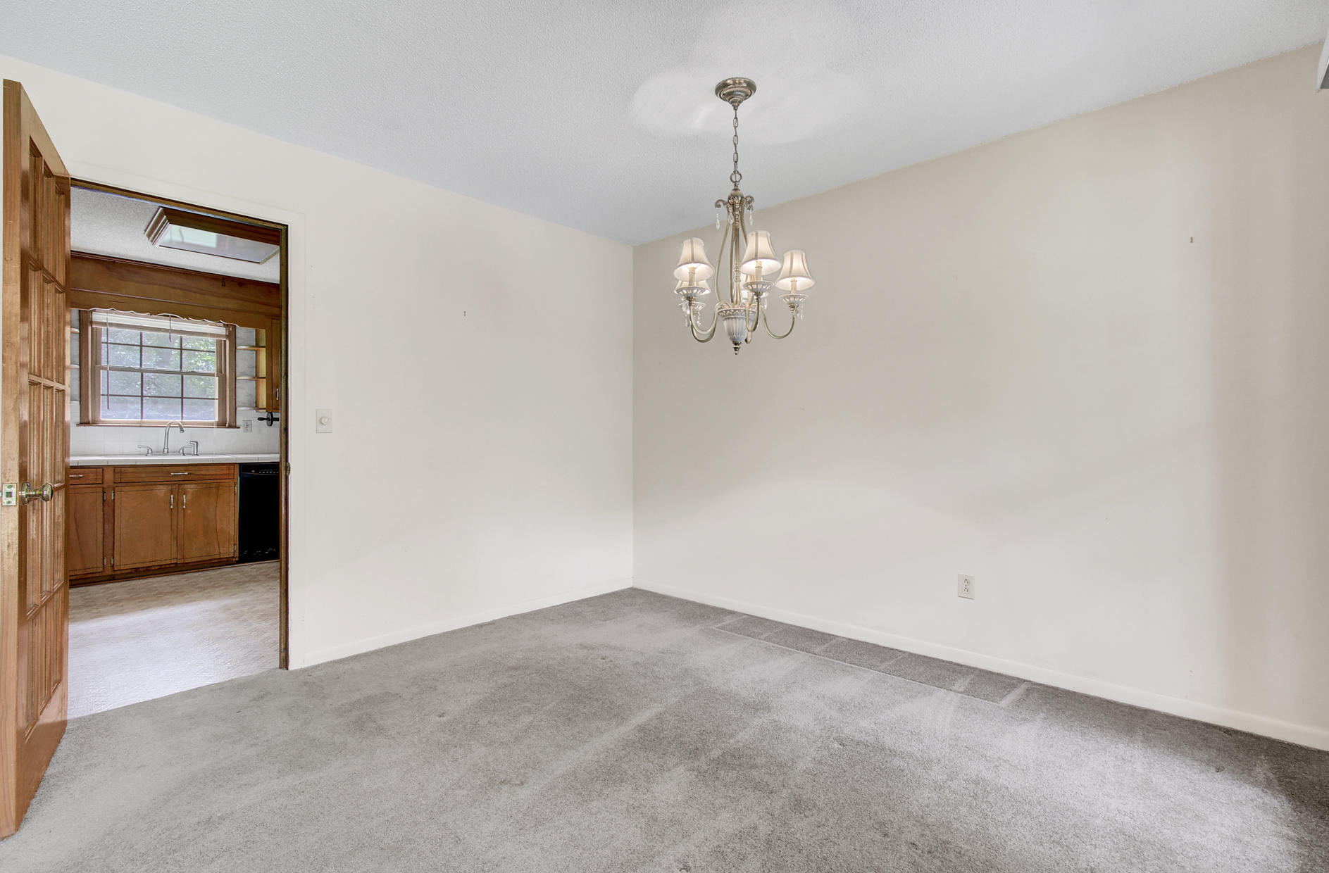 6037 Rembert Drive Hanahan, SC 29410 - Photo 10 of 43 (10)