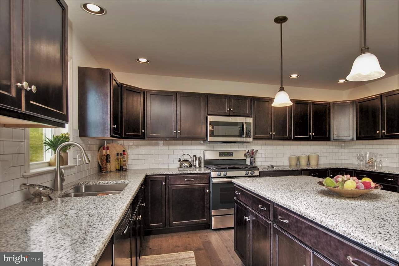 7037 Beaver Spring Road Harrisburg, PA 17111 - Photo 7 of 23 Gallery Image 7