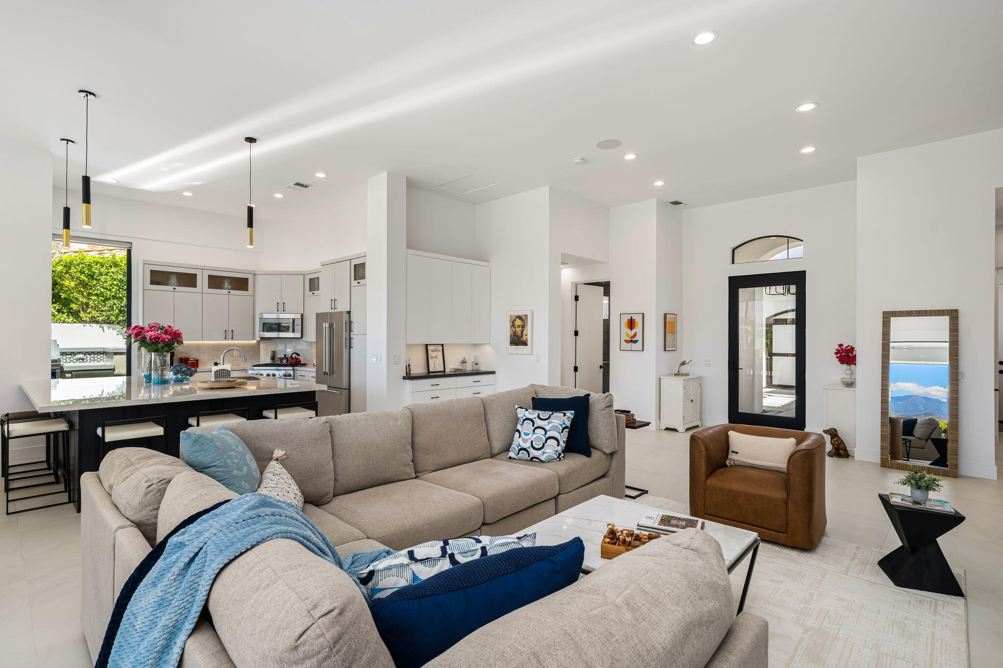 194 Loch Lomond Road Rancho Mirage, CA 92270 - Photo 8 of 33 33-web-or-mls-DFLoman_OPMG_0426_033