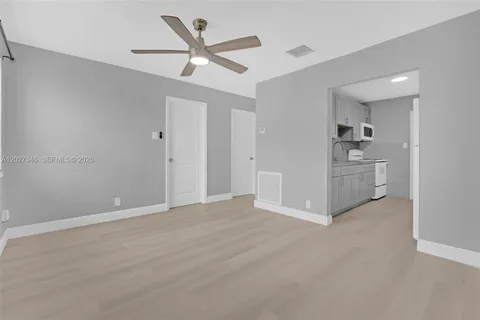 $1,900 | 369 Phippen Waiters Road, Unit FRONT, Dania Beach, FL 33004