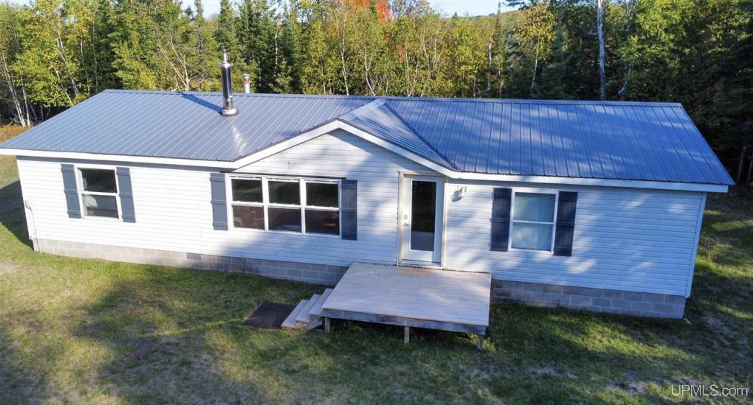 3914 Cedar Bay Road Calumet, MI 49913 - Photo 3 of 31