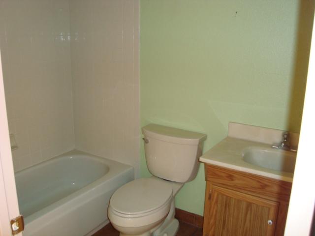 2629 East Roma Avenue Phoenix, AZ 85016 - Photo 7 of 9 guest bath