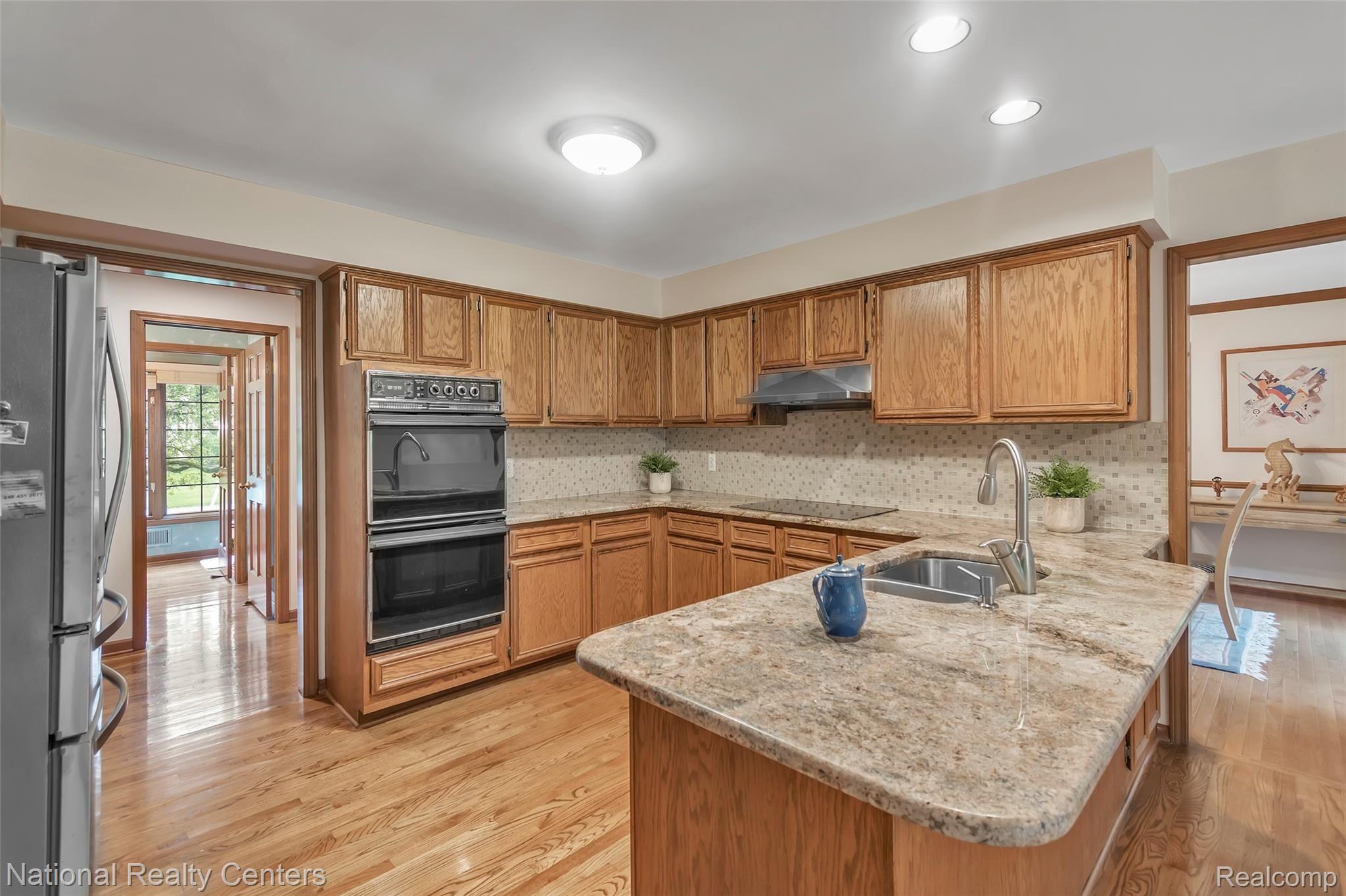 755 Stanford Circle Rochester, MI 48309 - Photo 18 of 47 755-Stanford-Cr-Rochester-Hills-MI-18.jpg