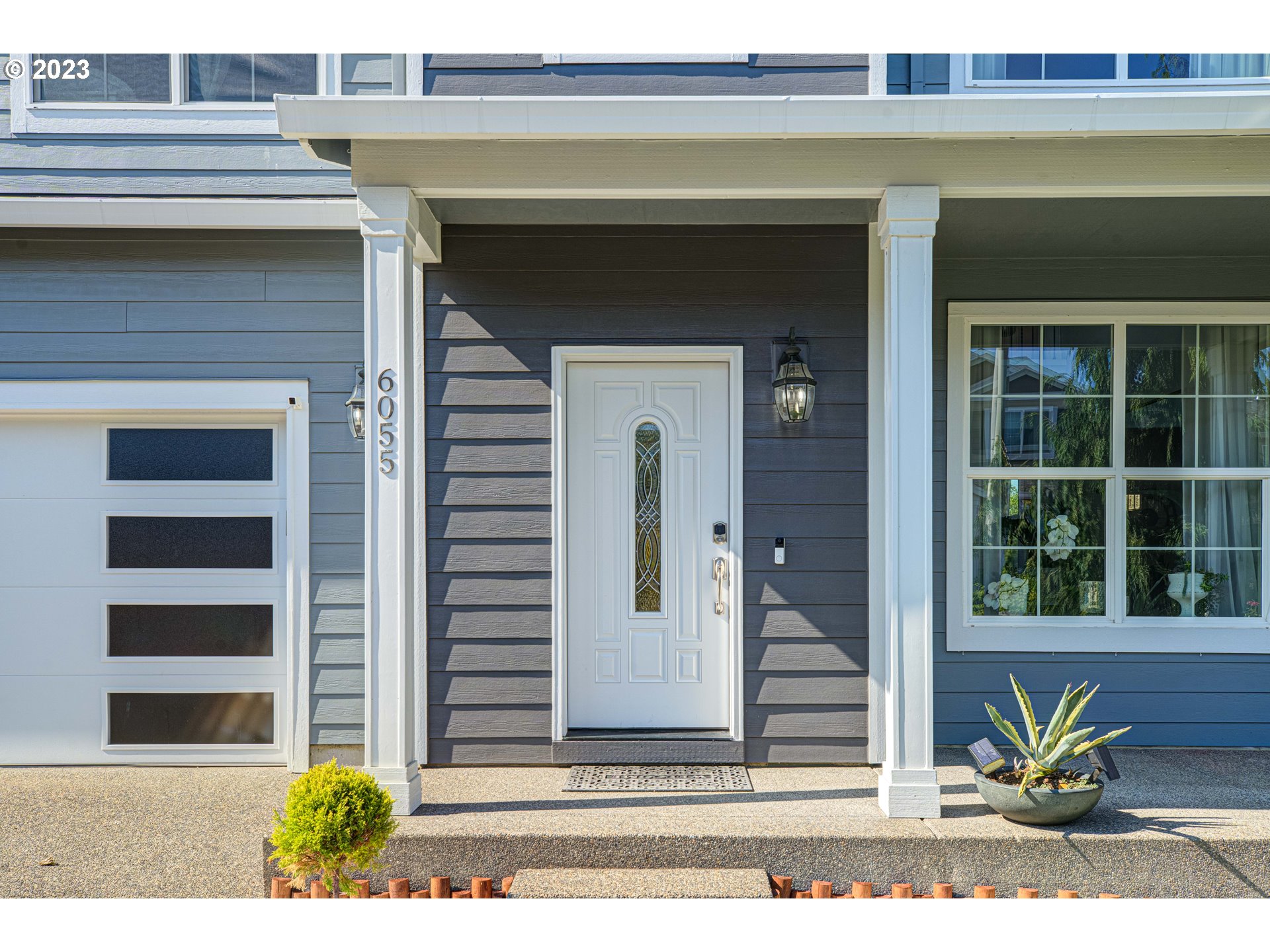 6055 Southeast 28th Street Gresham, OR 97080 - Photo 6 of 48 a view of a entryway of the house