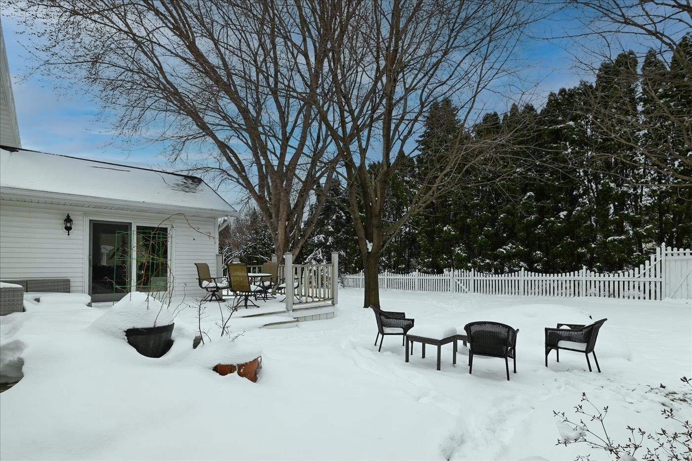 1025 Pasadena Parkway Waunakee, WI 53597 - Photo 3 of 40