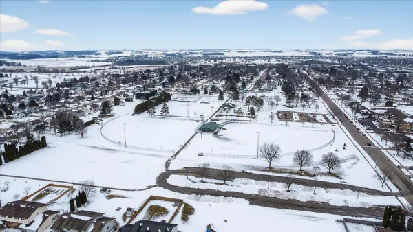 $579,900 | 1025 Pasadena Parkway, Waunakee, WI 53597