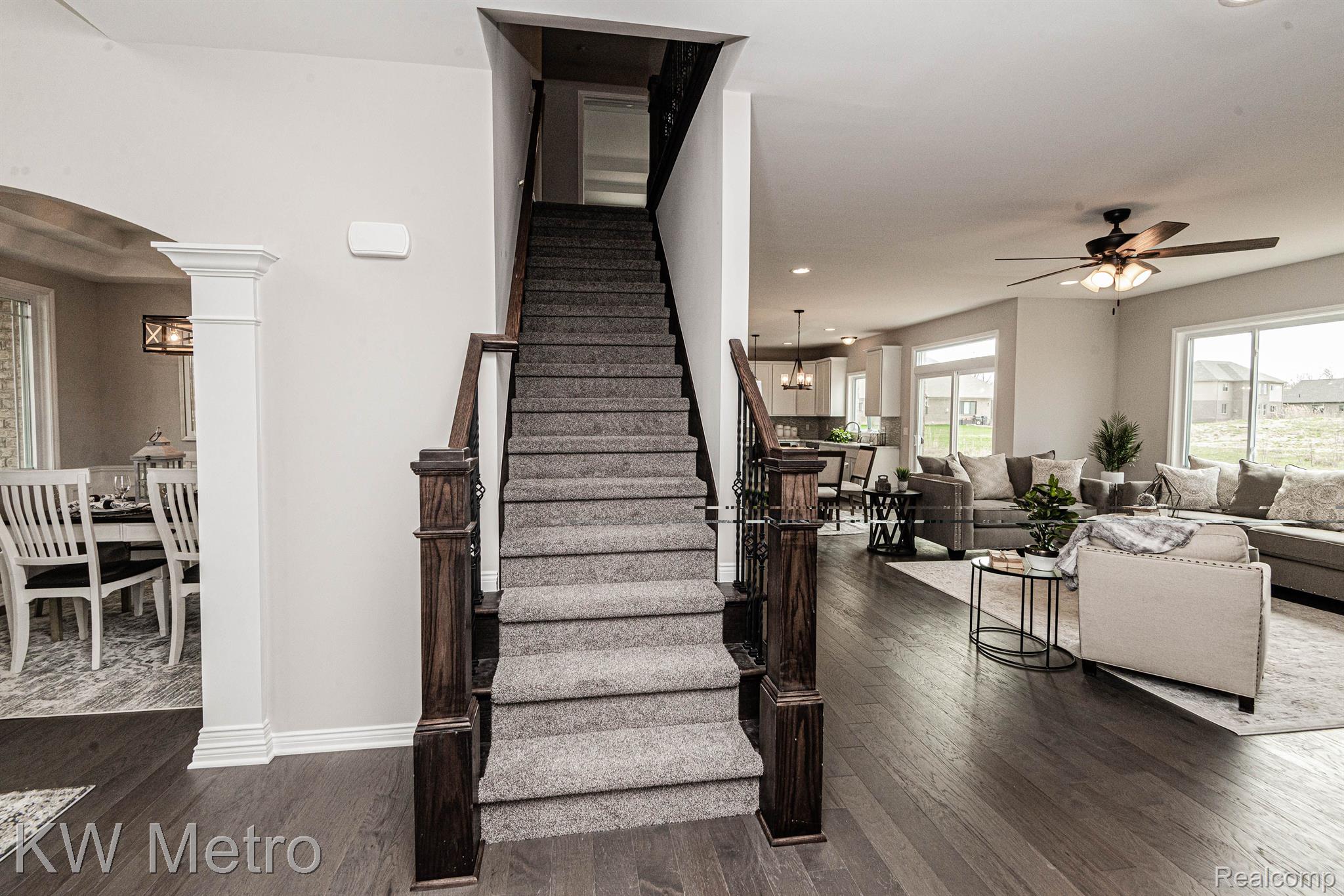 40 Maple Ridge Court Clarkston, MI 48346 - Photo 12 of 22 Rockford Railing Option Example