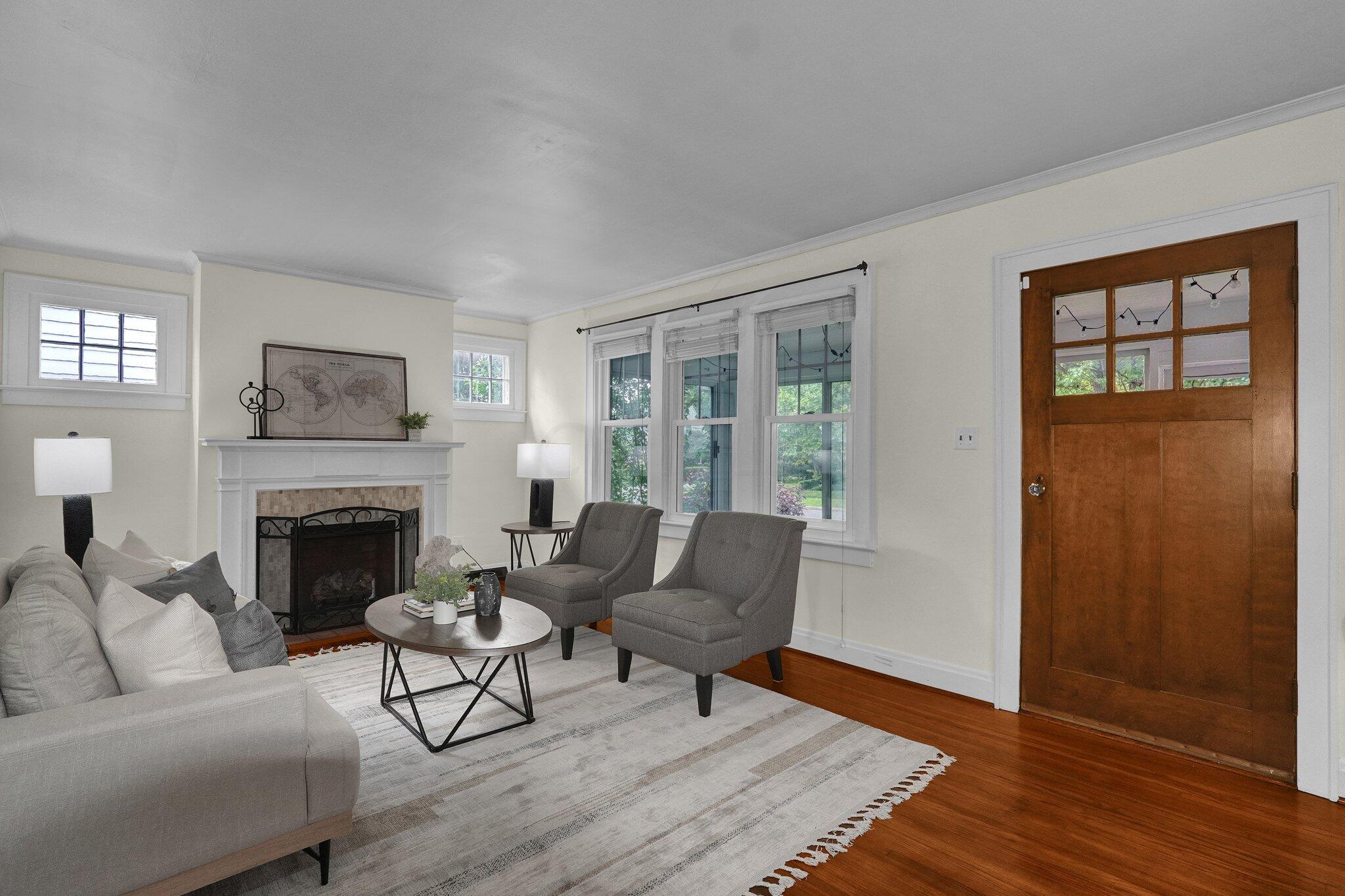 461 Arden Road Columbus, OH 43214 - Photo 9 of 42 Views of the 3-seasons room and more transom windows give this room soft natural lighting and tons of space to enjoy!