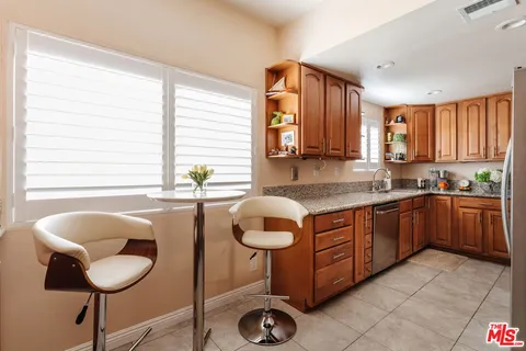 $629,000 | 15023 Sherman Way, Unit E, Van Nuys, CA 91405
