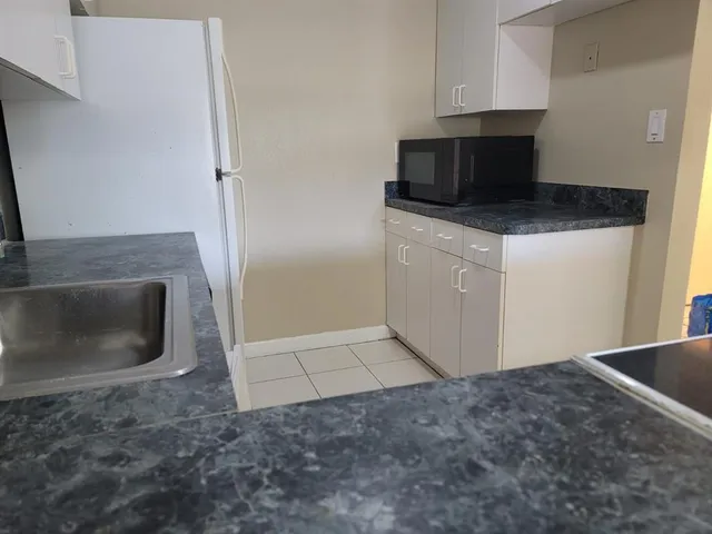 $1,400 | 4324 Northwest 9th Avenue, Unit 73B, Deerfield Beach, FL 33064