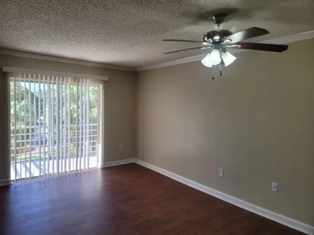 $1,400 | 4324 Northwest 9th Avenue, Unit 73B, Deerfield Beach, FL 33064