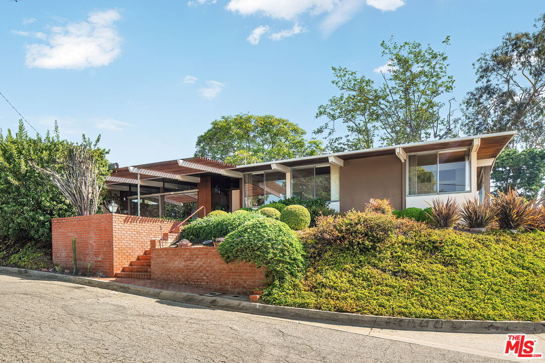 1500 North Tigertail Road Los Angeles, CA 90049 - Photo 1 of 55 Gallery Image 1
