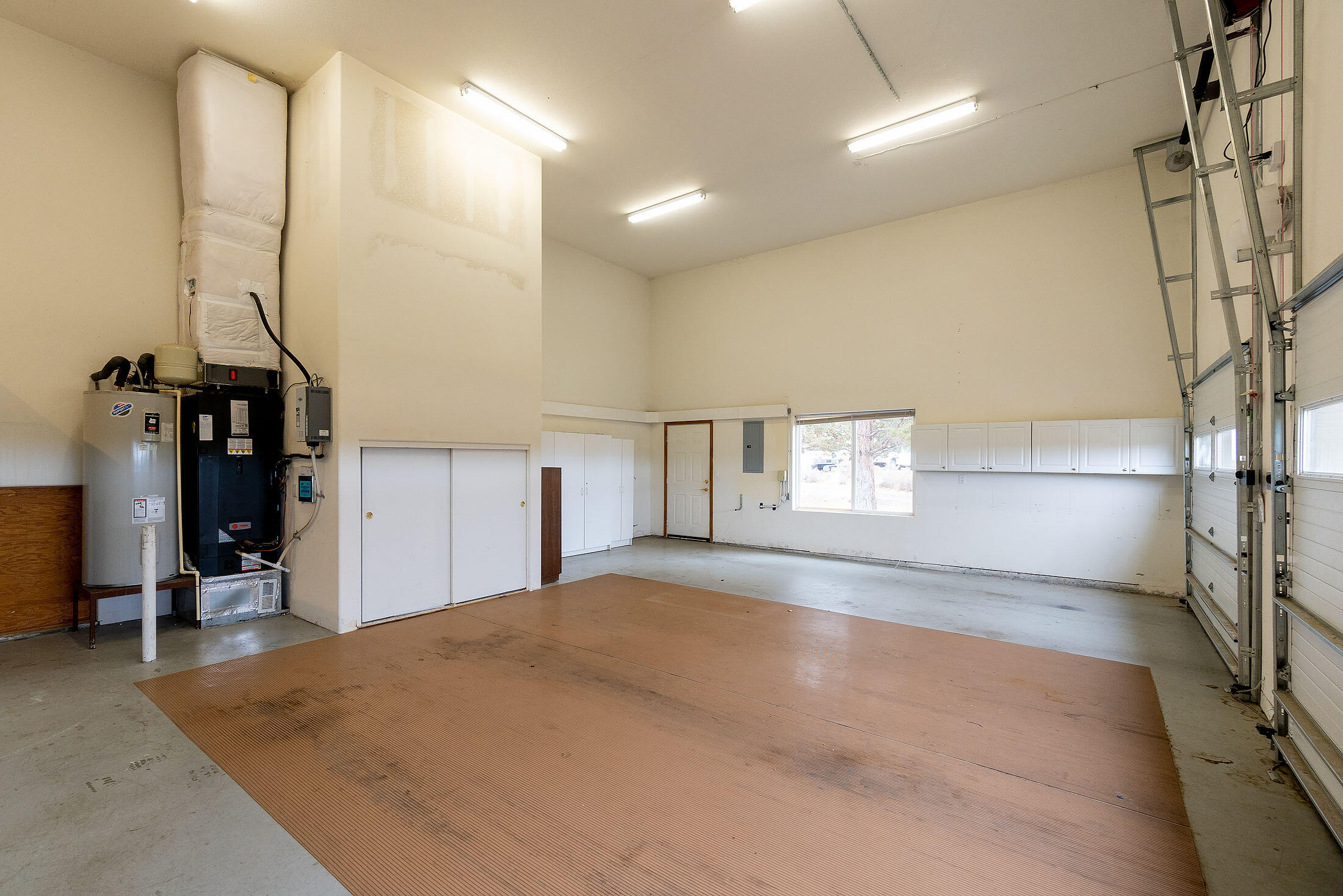 60895 Jennings Road Bend, OR 97702 - Photo 21 of 47 a view of empty room