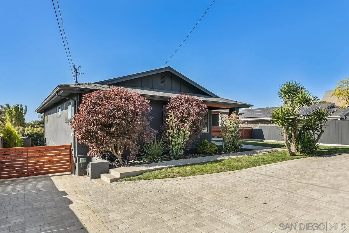 970 Saxony Road Encinitas, CA 92024 - Photo 38 of 39 a view of a house with a yard