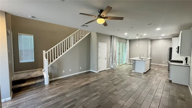 $2,398 | 11728 Redwood Mountain Avenue, Las Vegas, NV 89138