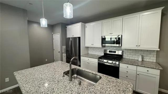 $2,398 | 11728 Redwood Mountain Avenue, Las Vegas, NV 89138