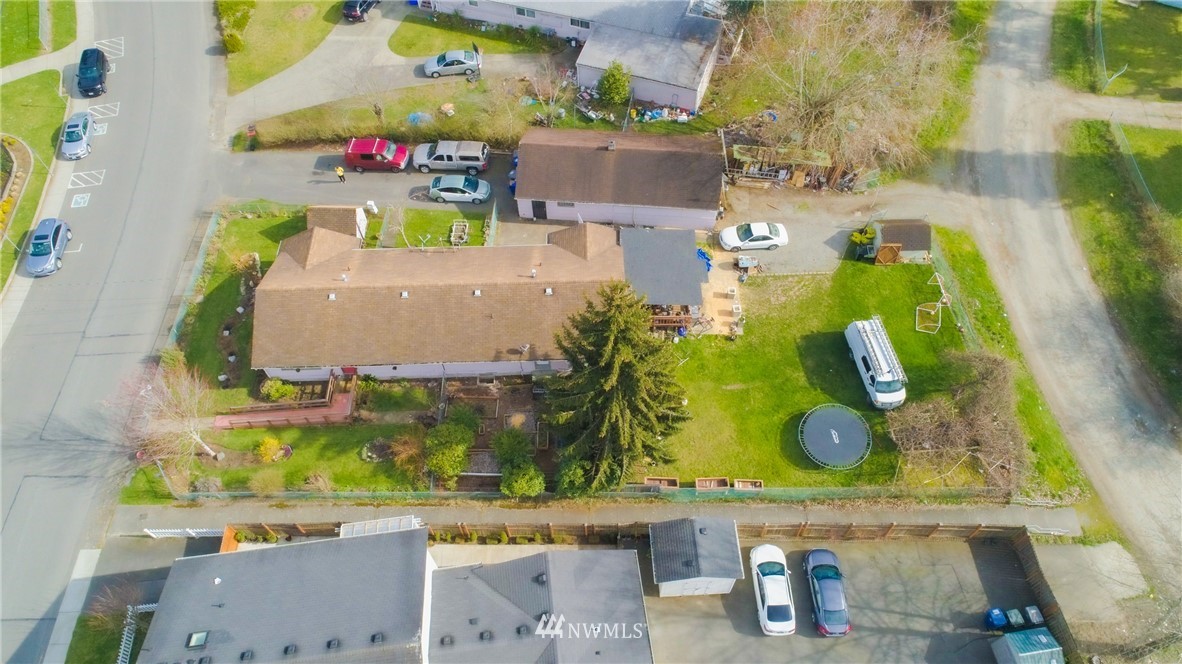 2901 Northeast 16th Street Renton, WA 98056 - Photo 3 of 32 Gallery Image 3