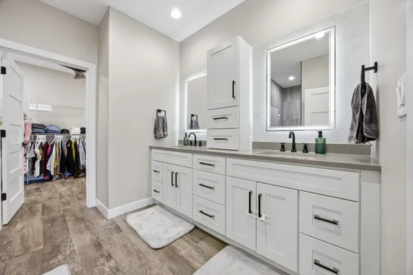 $674,900 | 100 Annie's Way, Mapleton, ND 58059