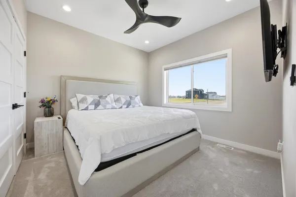 $674,900 | 100 Annie's Way, Mapleton, ND 58059