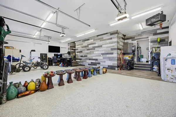 $674,900 | 100 Annie's Way, Mapleton, ND 58059