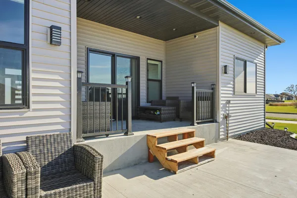 $674,900 | 100 Annie's Way, Mapleton, ND 58059