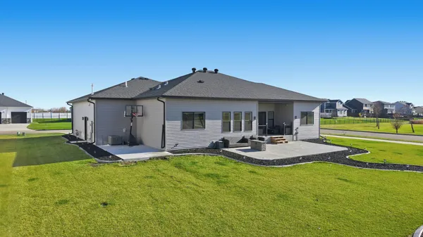 $674,900 | 100 Annie's Way, Mapleton, ND 58059