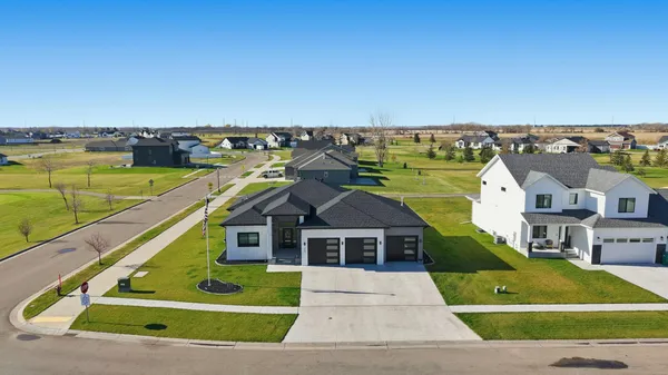 $674,900 | 100 Annie's Way, Mapleton, ND 58059