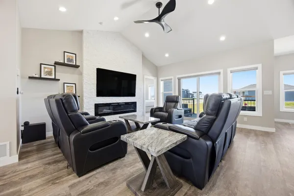 $674,900 | 100 Annie's Way, Mapleton, ND 58059