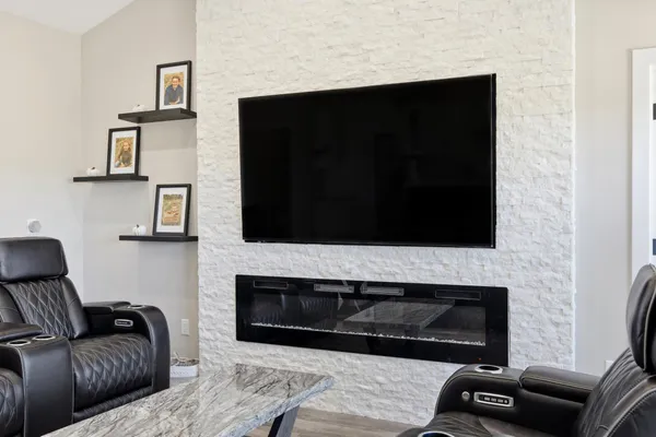 $674,900 | 100 Annie's Way, Mapleton, ND 58059