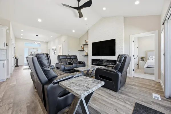 $674,900 | 100 Annie's Way, Mapleton, ND 58059