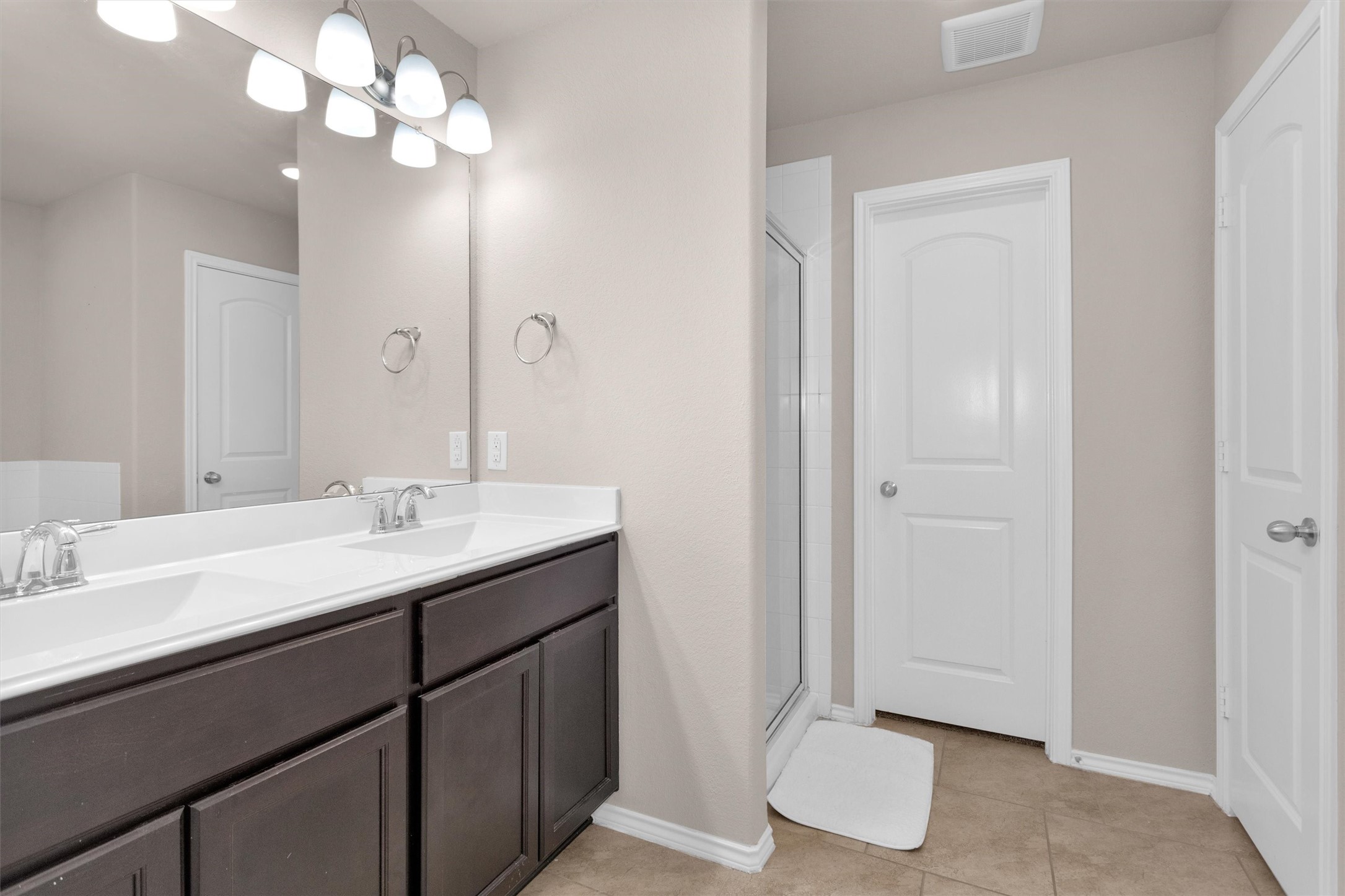 5206 Pointe Spring Crossing Spring, TX 77389 - Photo 29 of 50 Double vanity with fresh paint.