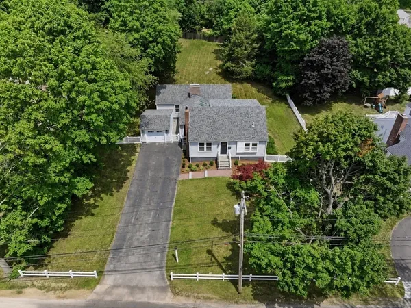 $1,750,000 | 19 Planters Field Lane, Hingham, MA 02043