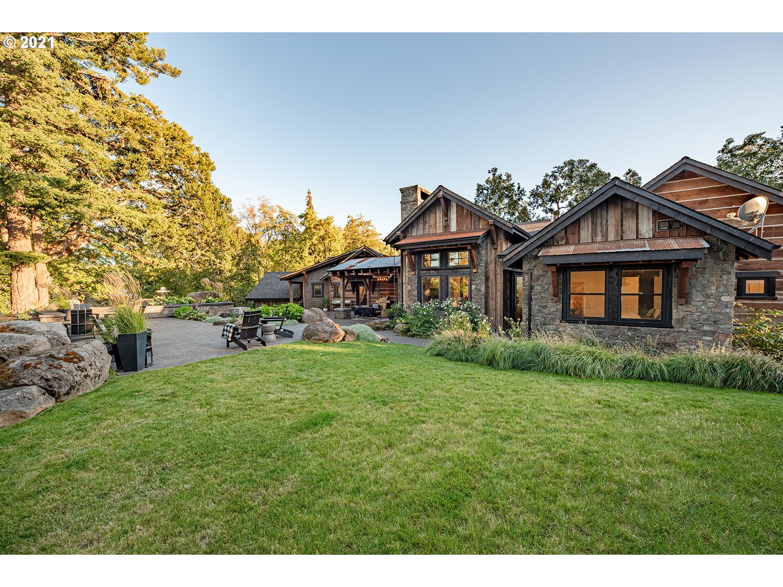 420 Frankton Road Hood River, OR 97031 - Photo 2 of 32 Gallery Image 2